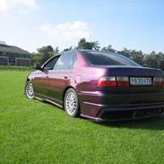 Toyota Carina e 2,0 16v SOLGT