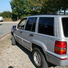 Jeep Grand Cherokee V8 (SOLGT)