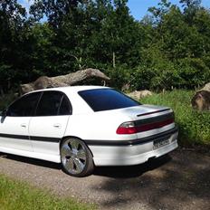 Opel Omega B MV6 • Cadillac • 