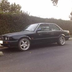BMW e30 320i (SOLGT)