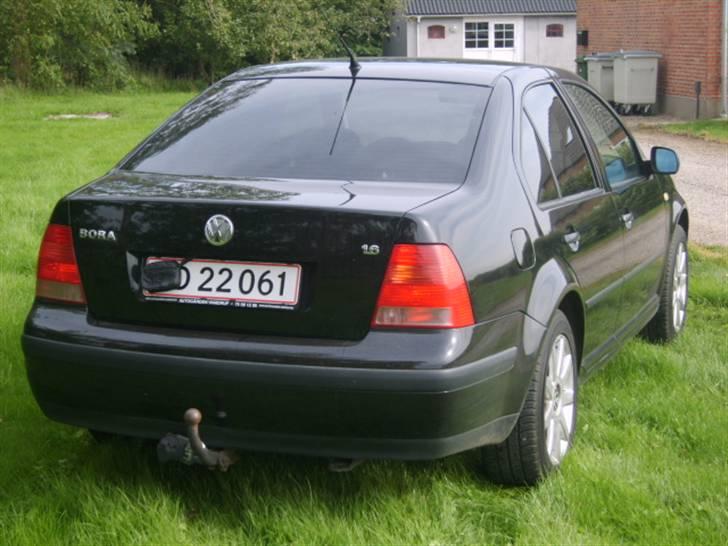 VW Bora *Solgt* - Bag fra. billede 2