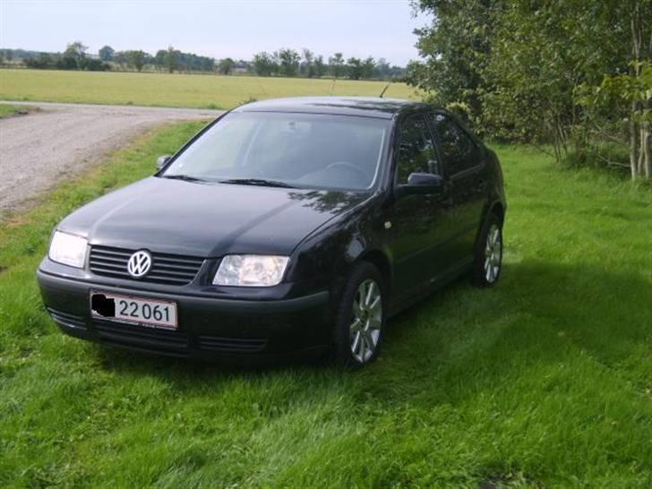 VW Bora *Solgt* - Forfra fra siden billede 5