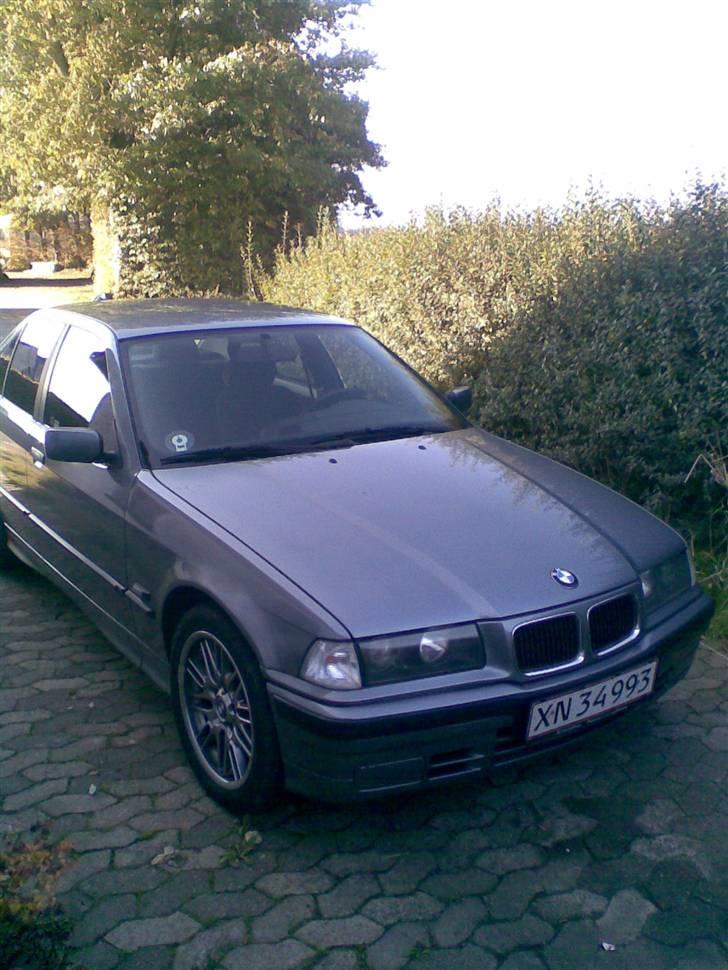 BMW E36 SOLGT!! billede 1