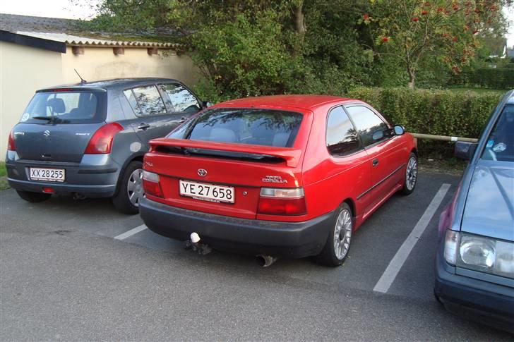 Toyota corolla 1.3 xli SOLGT billede 2