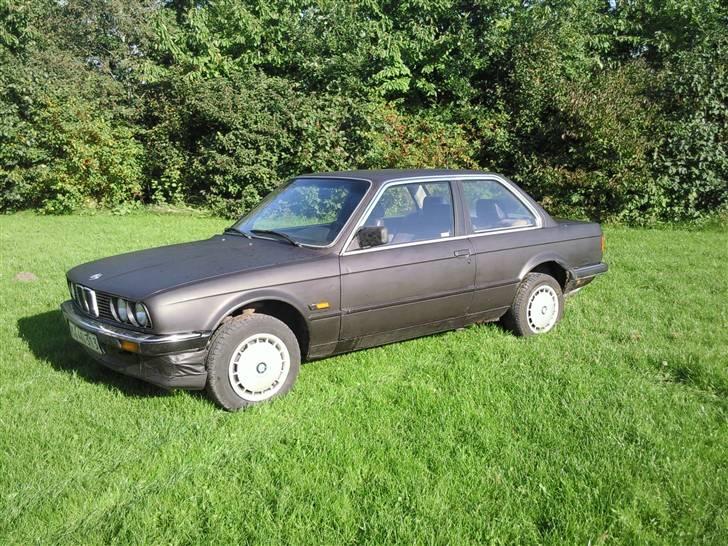 BMW E30 320I 2D - Flot er den.. ;) billede 1