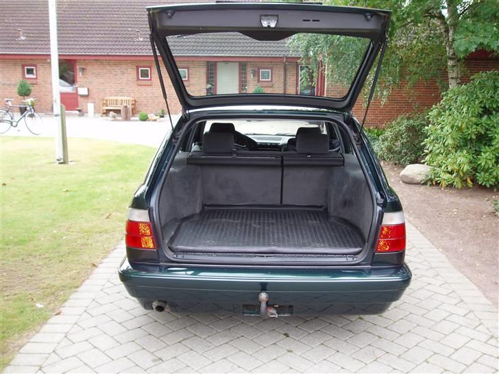 BMW E34 518 Exe Touring solgt - sidste bmw med plads bagi - special fremstillede hvide blinkbag billede 4