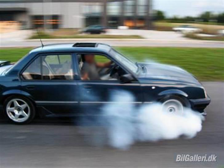 Opel Ascona C 2,0i "Solgt" billede 9