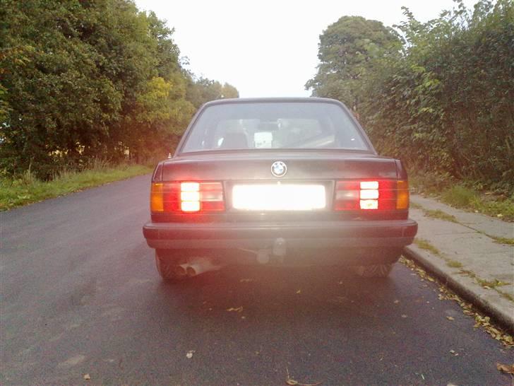 BMW e30 320i (SOLGT) billede 4