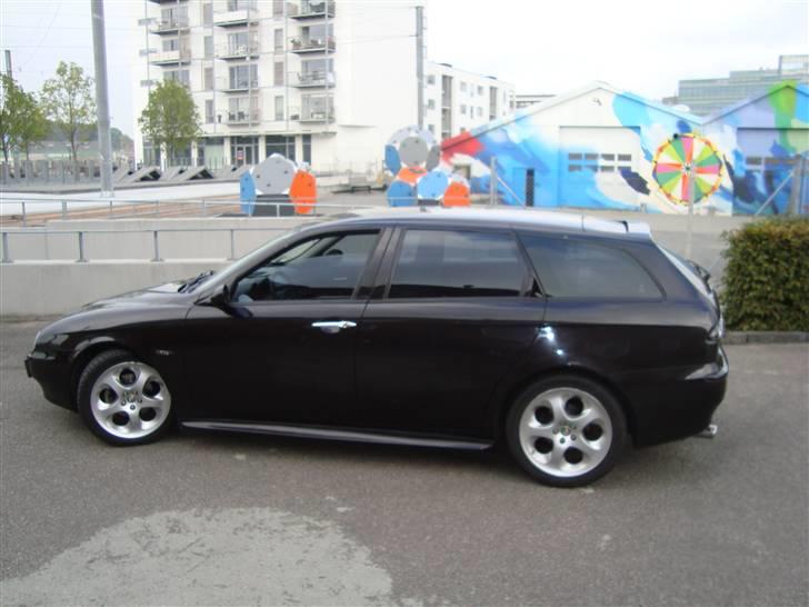 Alfa Romeo 156 SW   "Solgt" - Set fra siden ved Odense Havn billede 1