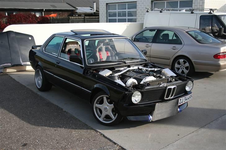 BMW e21 2,5L Turbo SOLGT billede 1
