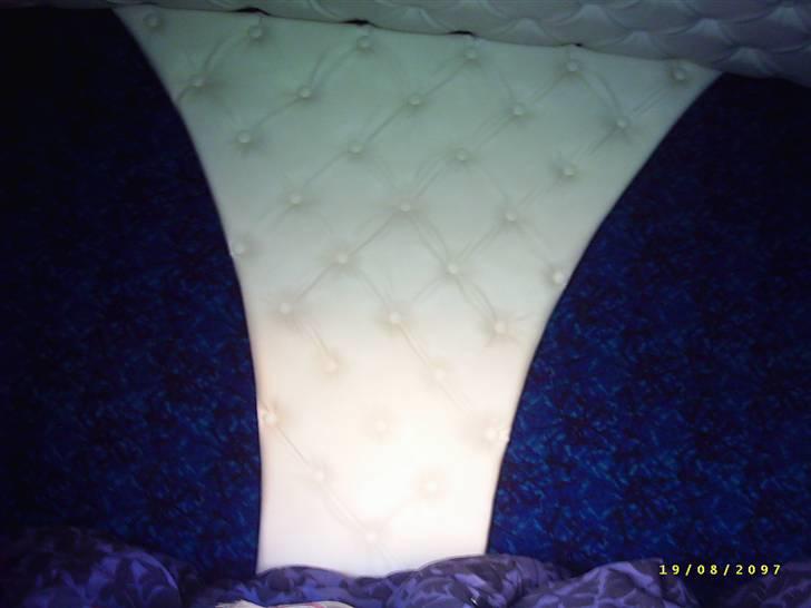 Mercedes Benz Sprinter - Billede af bagvægen i kabinen/sovekabinen. Ikke færdig endnu mangler en del detaljer, den skal være klar til lastbilshow 2009...! billede 4