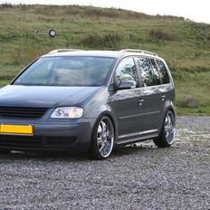 VW Touran 2,0 TDI ( SOLGT )