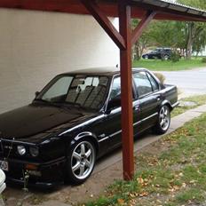 BMW E30 320i SOLGT!