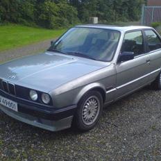 BMW 320i e30 Solgt 