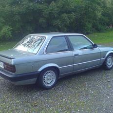 BMW 320i e30 Solgt 