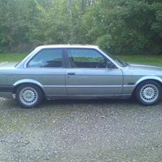 BMW 320i e30 Solgt 