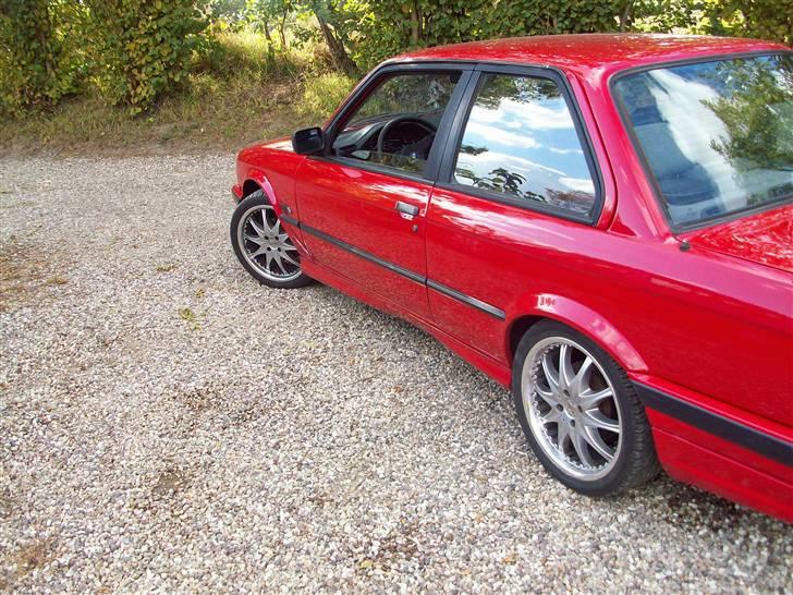 BMW 318i ''røde lyn'' solgt  billede 9