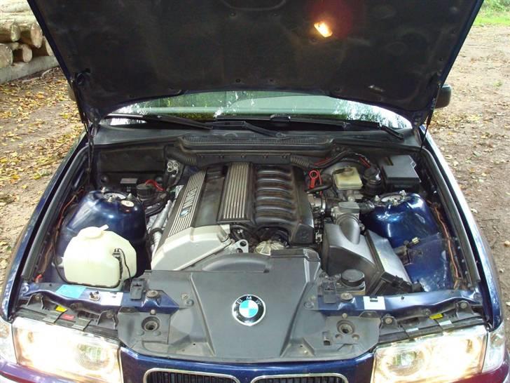 BMW E36 320I - Den gamle 2.0 Motor. billede 8