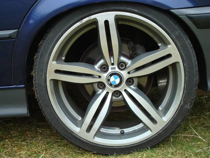 BMW E36 320I - M6 19" Stod også godt til bilen.  billede 10