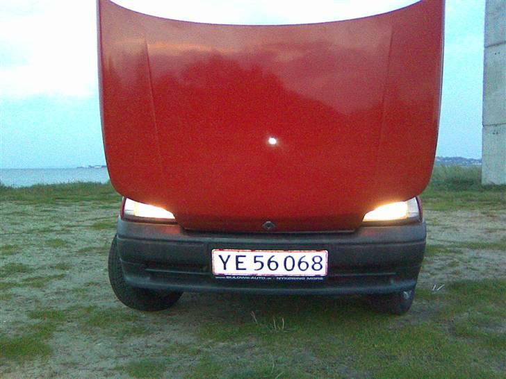 Renault Clio ( TIL SALG ) - sys den ser så fucking ond ud.. billede 1