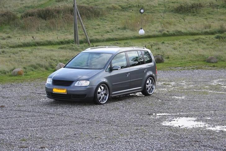 VW Touran 2,0 TDI ( SOLGT ) billede 3