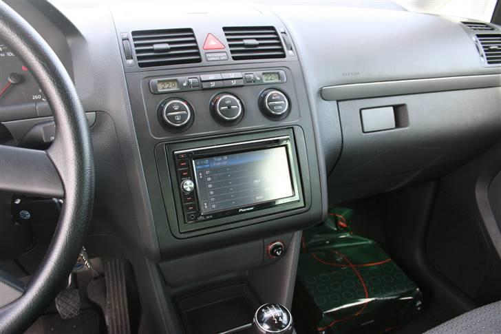 VW Touran 2,0 TDI ( SOLGT ) billede 9