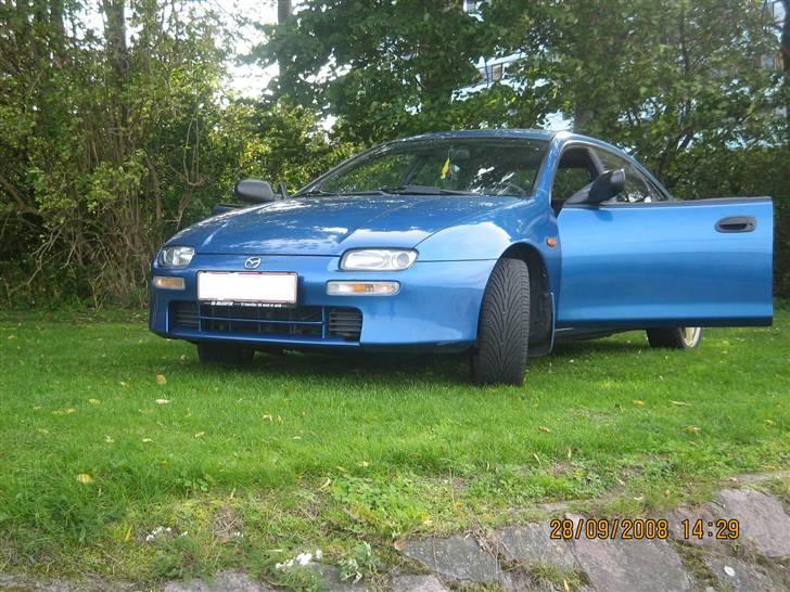Mazda 323 F ( SOLGT ) billede 5
