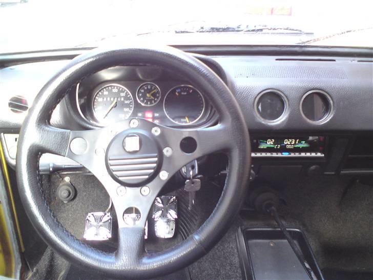 Opel Kadett C VETERAN - Krom ringe i speedometer, luftkanaler, nye pedaler, anlæg, nyt rat... billede 14