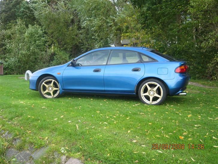 Mazda 323 F ( SOLGT ) billede 7