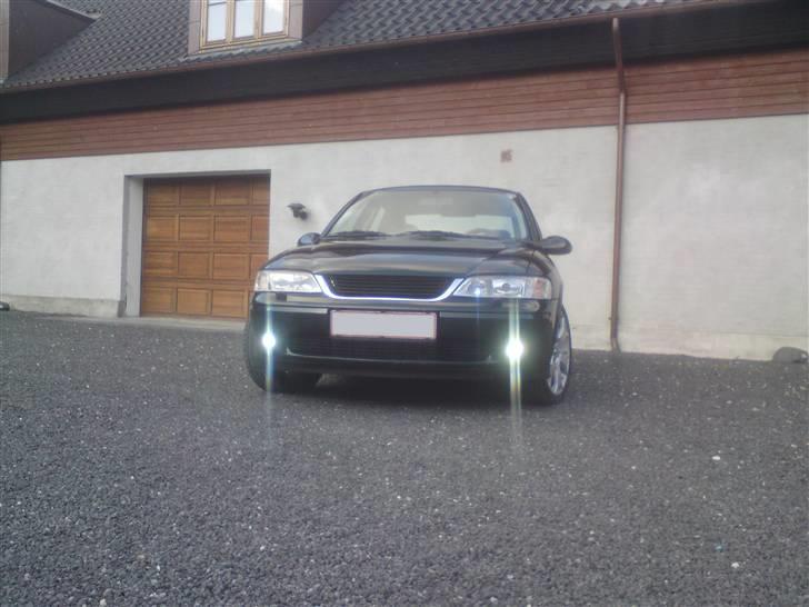 Opel Vectra B CDX (SOLGT) billede 1
