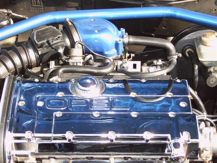 Opel Kadett GSI Cabrio SOLGT. - Tårnstiver og indsugningcup i bilens farve. billede 6