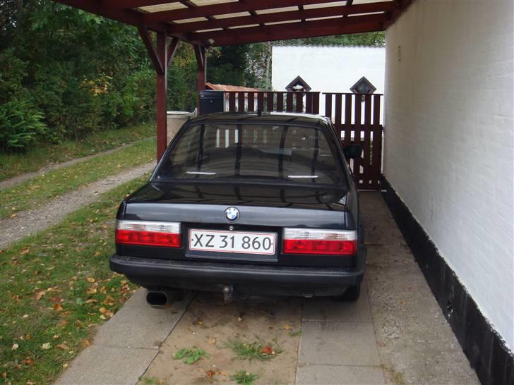 BMW E30 320i SOLGT! billede 4