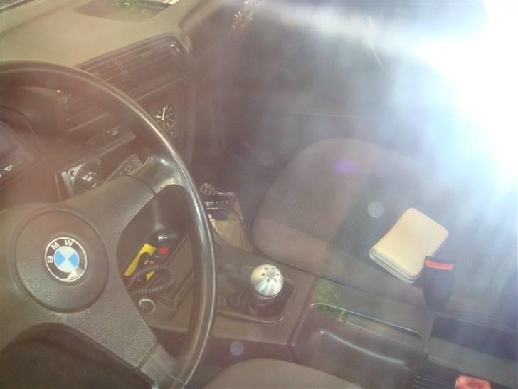 BMW E30 320i SOLGT! billede 5