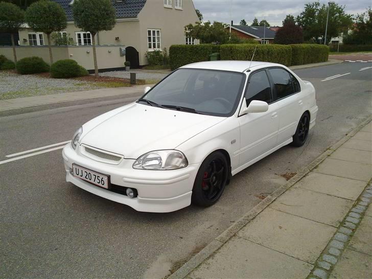 Honda Civic VTI - Ny Farve til vognen billede 1