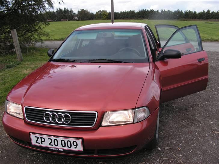 Audi A4  - her er kobberbissen med lys på billede 12