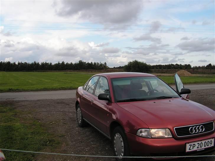 Audi A4  - og her er den så fra den anden side billede 14