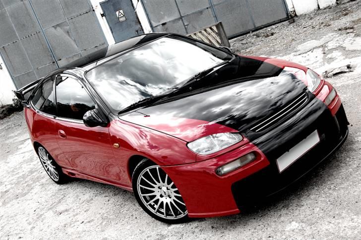 Mazda 323 C billede 1