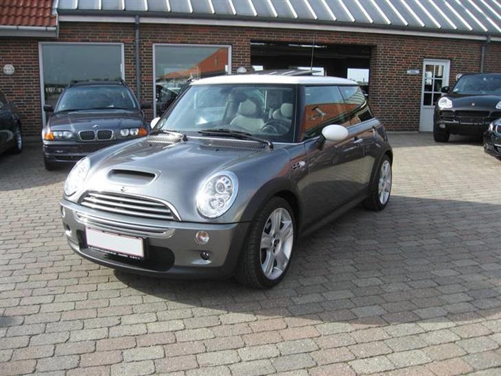 {{currentPhoto.altText}} billede {{currentPhoto.number}}