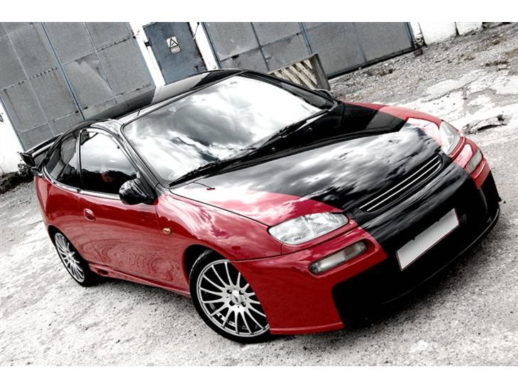 Mazda 323 C billede 1