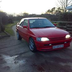 Ford Escort 1,8clx (solgt)