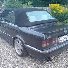 BMW 325i Cabriolet (Byttet)