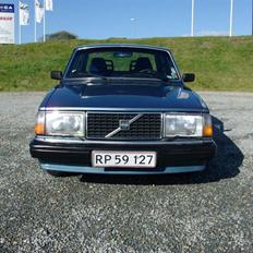 Volvo 244 2,3 (SOLGT)