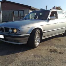 BMW 525i touring totalskadet