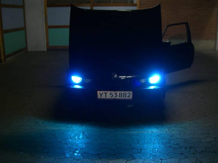 BMW E 30 325i billede 1