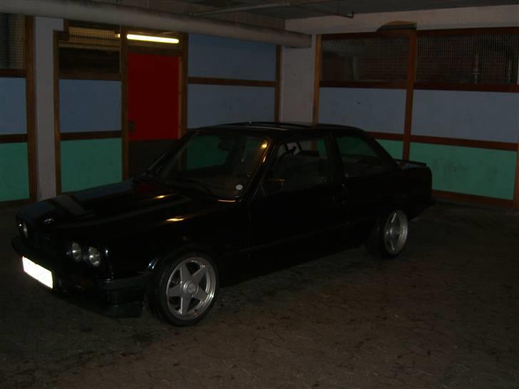 BMW E 30 325i billede 2