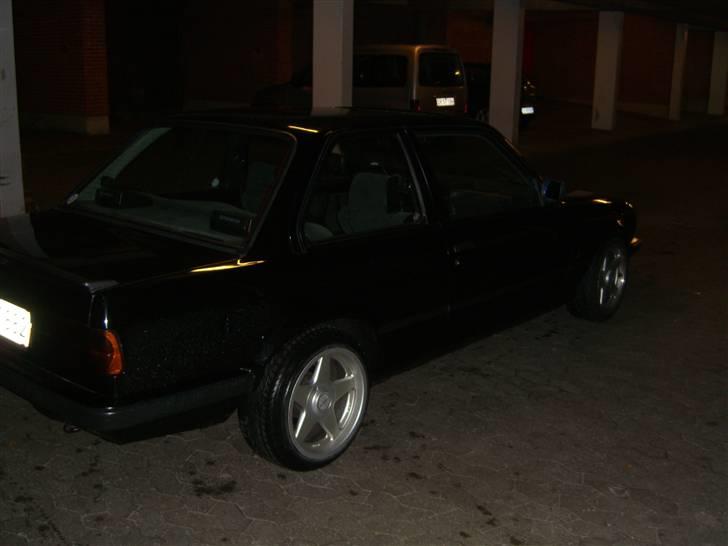 BMW E 30 325i billede 3