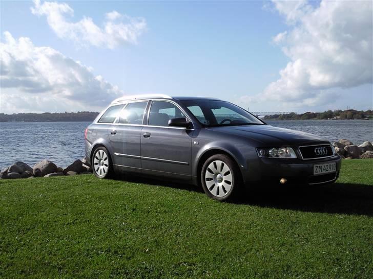 Audi A4 AVANT S-LINE billede 1