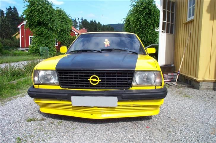 Opel ascona b (solgt) billede 1