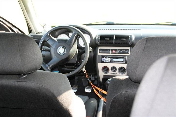 Seat Leon 20VT *totalskadet* billede 15