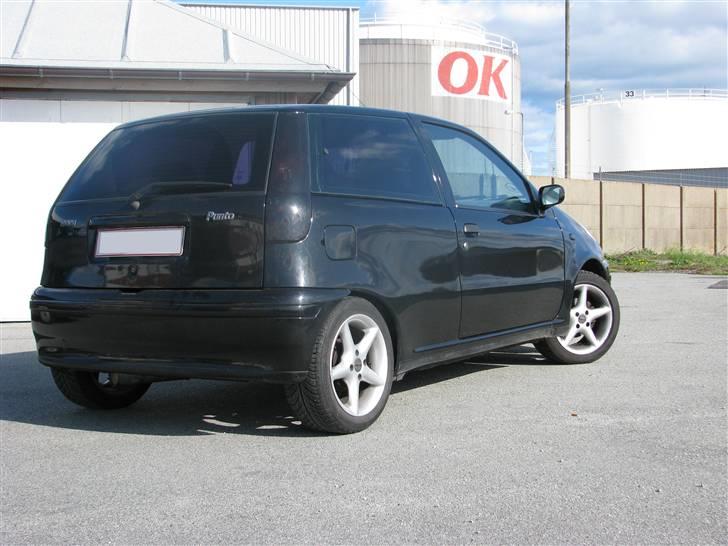 Fiat Punto - de mørke lygter falder i ét med ruderne billede 2